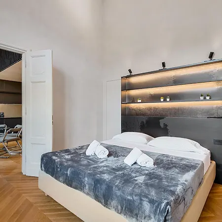 Apartment Via Venezia 10 - Maison - Luxury And Design In Heart With Private Parking Florence
