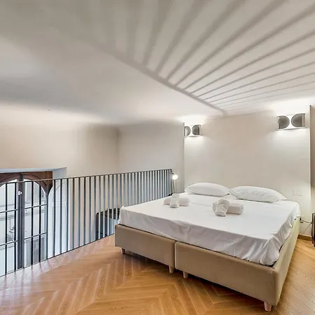 Apartment Via Venezia 10 - Maison - Luxury And Design In Heart With Private Parking Florence